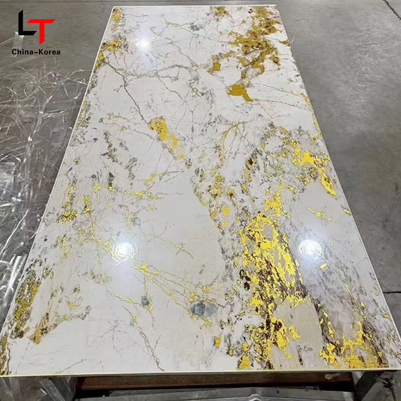 Wasserdichte 1220 × 2440 mm 3 mm starke PVC-UV-Platte für die Innenwanddekoration mit Hochglanz-Finish für Haus- und Büro-Design-Dekoration