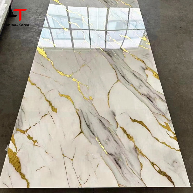 Wasserdichte 1220 × 2440 mm 3 mm starke PVC-UV-Platte für die Innenwanddekoration mit Hochglanz-Finish für Haus- und Büro-Design-Dekoration