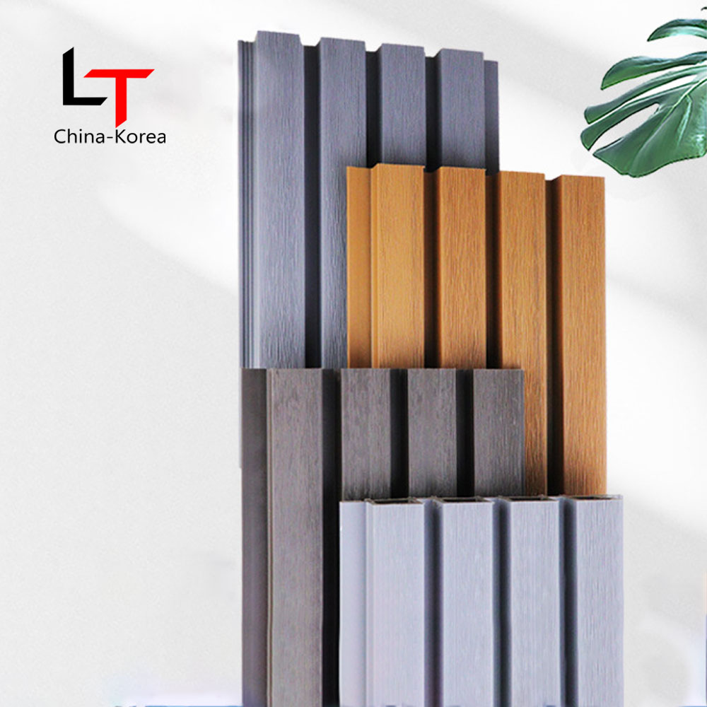 Holzstruktur und schwarzes Muster, Lamellenwandverkleidung für den Außenbereich, dekorative Fassadenverkleidung für das Haus, geriffelte WPC-Außenwandpaneele
