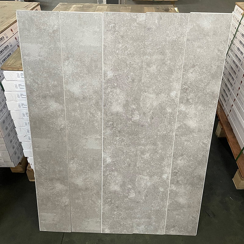 Weißer und schwarzer Marmor mit Holzmaserung, starrer Kern, Interlock-Klickverschluss, Vinyl-Dielenboden, Piso-PVC-Innenboden, Klick-Piso-SPC-Bodenbelag